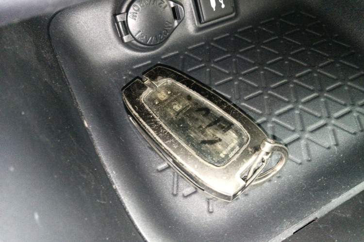 Used Toyota RAV4 2022 2.0L CVT Two-Wheel Drive Fashion Edition Vehicle Key