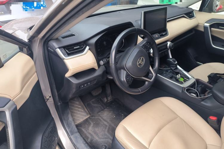 Used Toyota RAV4 2022 2.0L CVT Two-Wheel Drive Fashion Plus Edition Driver Seat