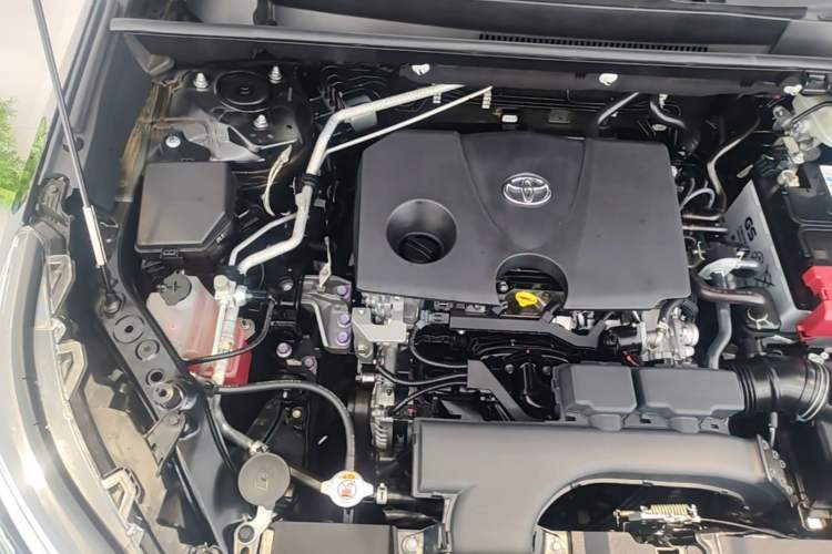 Used Toyota RAV4 2022 2.0L CVT Two-Wheel Drive Fashion Edition Engine Bay Right