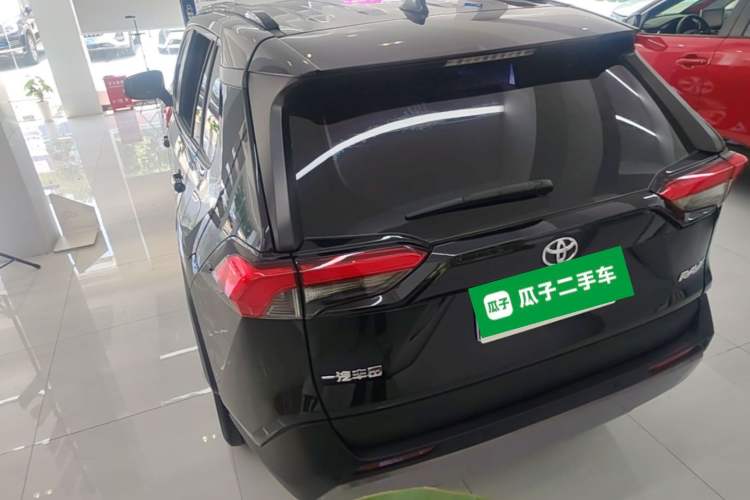Used Toyota RAV4 2022 2.0L CVT Two-Wheel Drive Fashion Edition Exterior 2