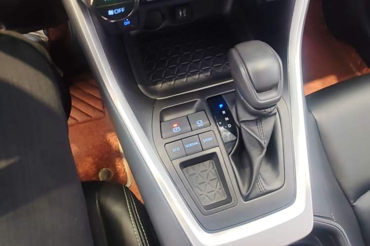 Used Toyota RAV4 2022 2.0L CVT Two-Wheel Drive Fashion Edition Gear Lever