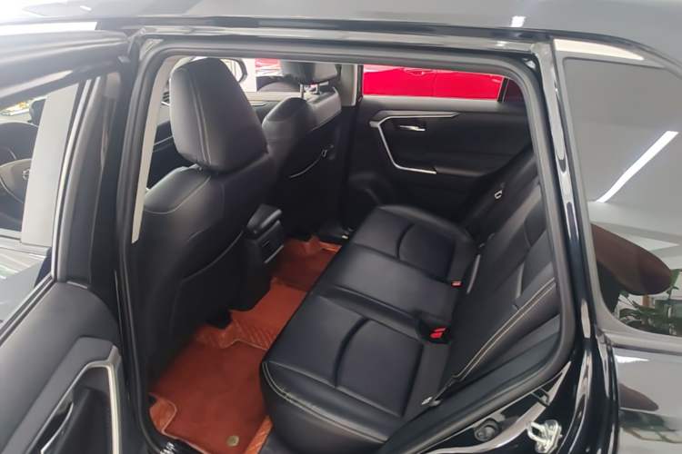 Used Toyota RAV4 2022 2.0L CVT Two-Wheel Drive Fashion Edition Left Rear Seat