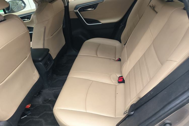 Used Toyota RAV4 2022 2.0L CVT Two-Wheel Drive Fashion Plus Edition Left Rear Seat