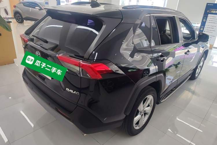 Used Toyota RAV4 2022 2.0L CVT Two-Wheel Drive Fashion Edition Rear Right 45 Deg