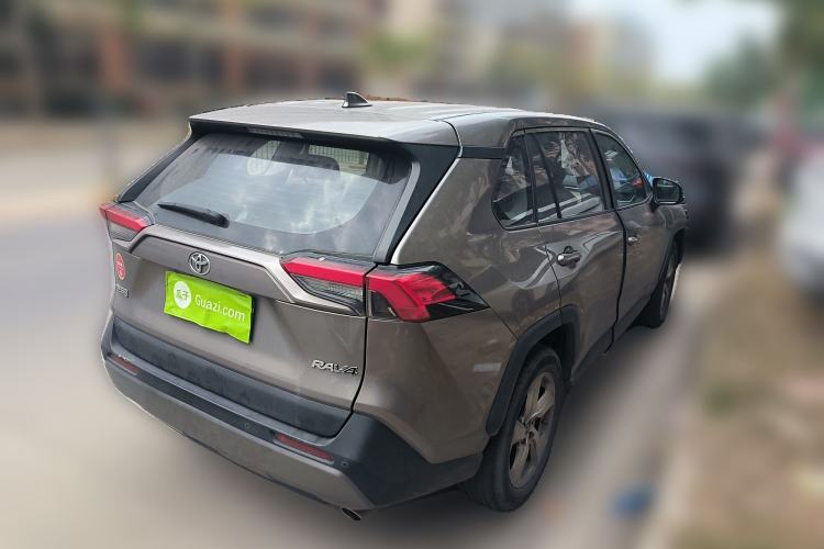 Used Toyota RAV4 2022 2.0L CVT Two-Wheel Drive Fashion Plus Edition Rear Right 45 Deg