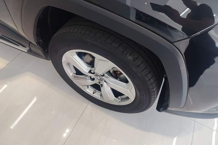 Used Toyota RAV4 2022 2.0L CVT Two-Wheel Drive Fashion Edition Right Front Wheel Hub