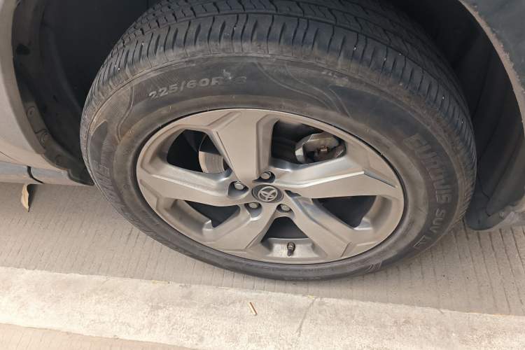 Used Toyota RAV4 2022 2.0L CVT Two-Wheel Drive Fashion Plus Edition Right Front Wheel Hub