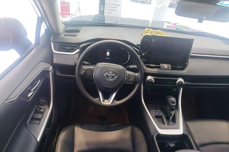 Used Toyota RAV4 2022 2.0L CVT Two-Wheel Drive Fashion Edition Steering Wheel