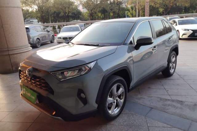 Used Toyota RAV4 2022 2.0L CVT Two-Wheel Drive Fashion Edition