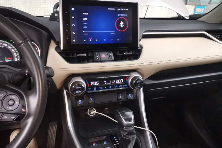 Used Toyota RAV4 2022 2.0L CVT Two-Wheel Drive Fashion Plus Edition Audio And AC Panel