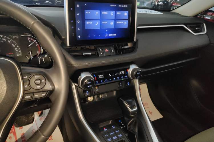 Used Toyota RAV4 2022 2.0L CVT 4x4 Style Plus Edition Audio And AC Panel