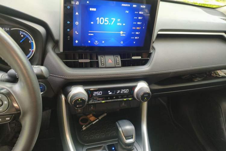 Used Toyota RAV4 2022 Dual-Engine 2.5L E-CVT Four-Wheel Drive Elite Plus Edition Audio And AC Panel