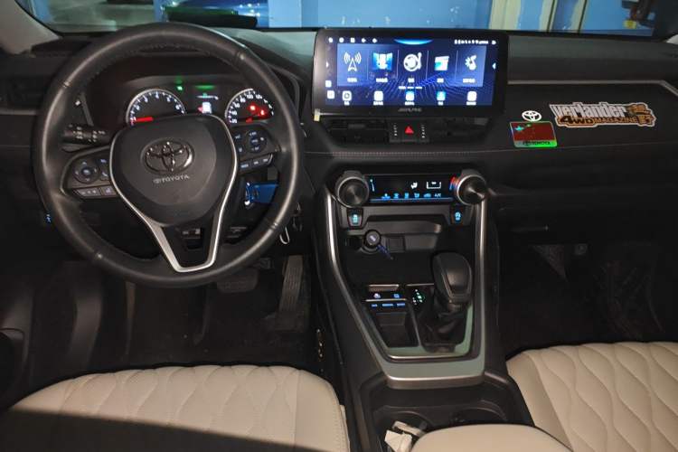 Used Toyota RAV4 2022 2.0L CVT Two-Wheel Drive Urban Edition Center Console