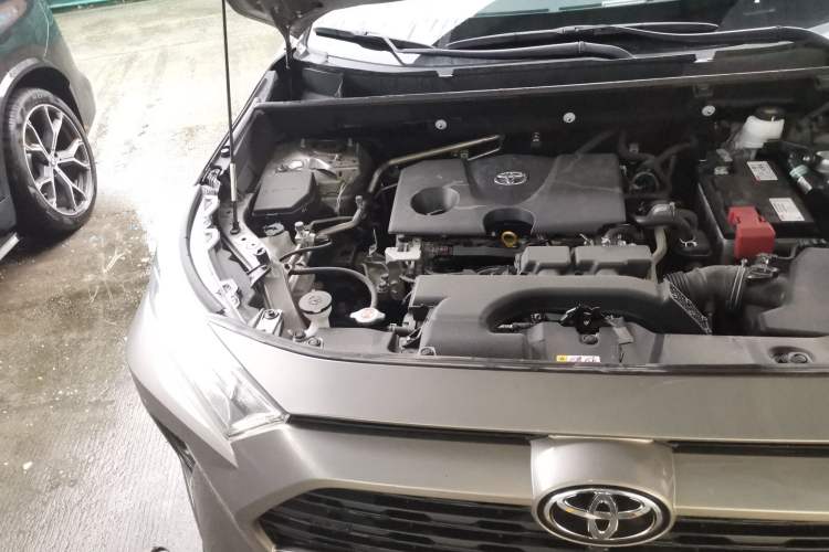 Used Toyota RAV4 2022 2.0L CVT Two-Wheel Drive Fashion Plus Edition Engine Bay Right