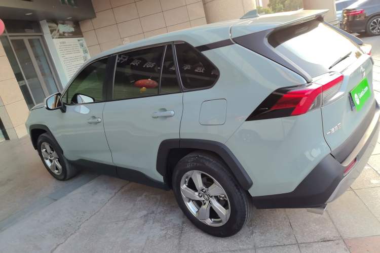 Used Toyota RAV4 2022 2.0L CVT Two-Wheel Drive Fashion Edition Exterior 3