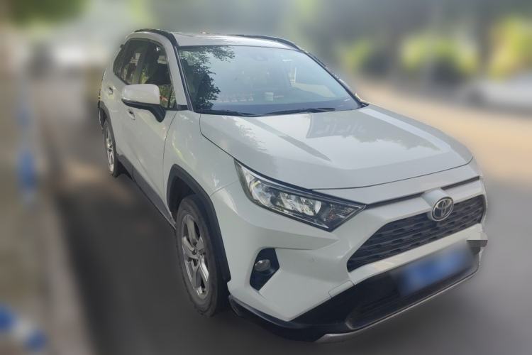 Used Toyota RAV4 2022 2.0L CVT Two-Wheel Drive Fashion Plus Edition Front Right 45 Deg