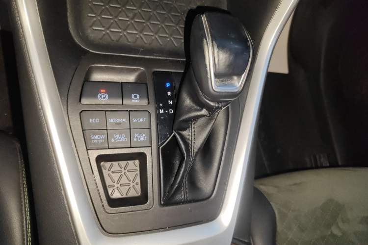 Used Toyota RAV4 2022 2.0L CVT 4x4 Style Plus Edition Gear Lever
