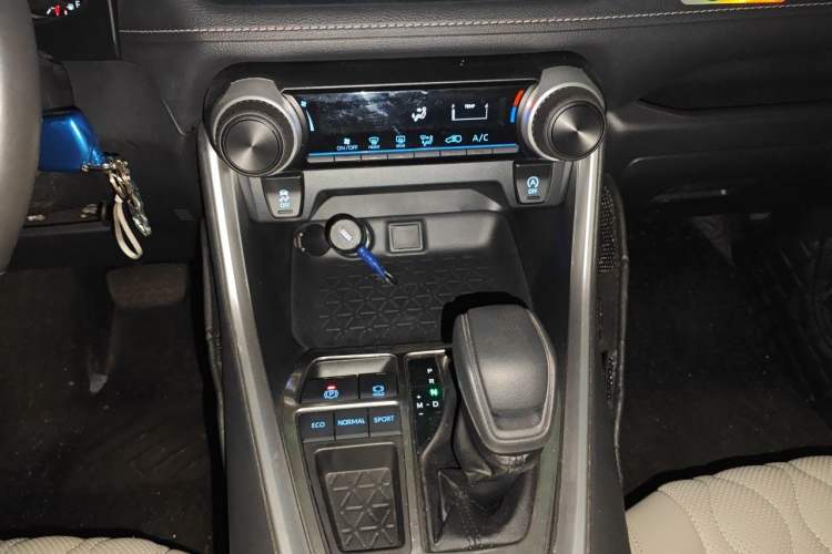 Used Toyota RAV4 2022 2.0L CVT Two-Wheel Drive Urban Edition Gear Lever