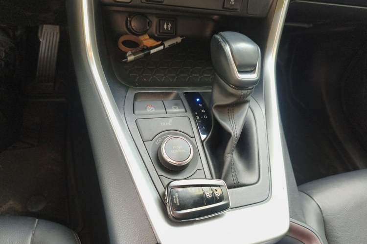 Used Toyota RAV4 2022 Dual-Engine 2.5L E-CVT Four-Wheel Drive Elite Plus Edition Gear Lever