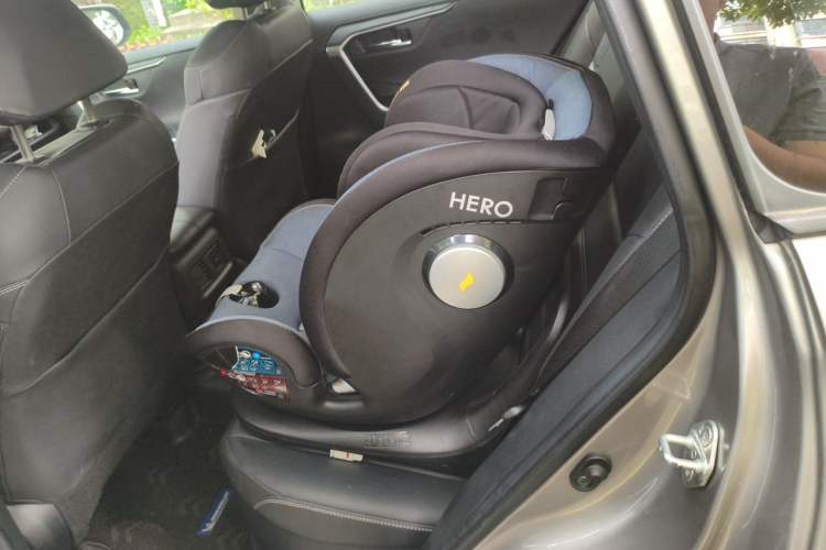 Used Toyota RAV4 2022 Dual-Engine 2.5L E-CVT Four-Wheel Drive Elite Plus Edition Left Rear Seat