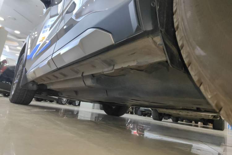 Used Toyota RAV4 2022 2.0L CVT 4x4 Style Plus Edition Left Side Sill