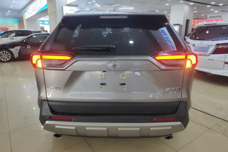 Used Toyota RAV4 2022 2.0L CVT 4x4 Style Plus Edition Rear