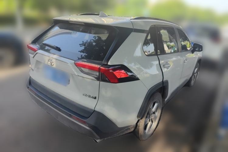 Used Toyota RAV4 2022 2.0L CVT Two-Wheel Drive Fashion Plus Edition Rear Right 45 Deg