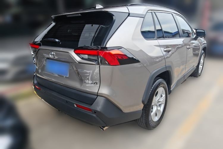 Used Toyota RAV4 2022 2.0L CVT Two-Wheel Drive Urban Edition Rear Right 45 Deg