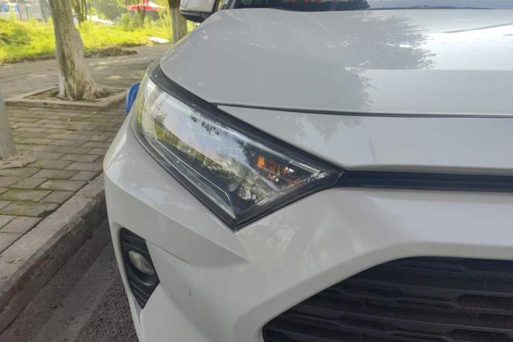 Used Toyota RAV4 2022 2.0L CVT Two-Wheel Drive Fashion Plus Edition Right Front Headlight