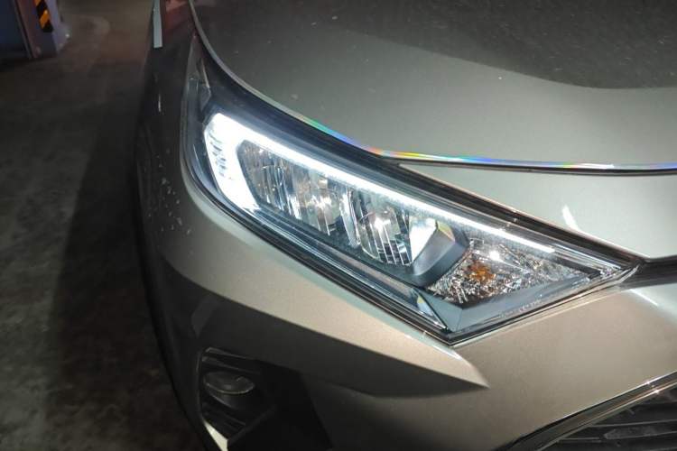 Used Toyota RAV4 2022 2.0L CVT Two-Wheel Drive Urban Edition Right Front Headlight