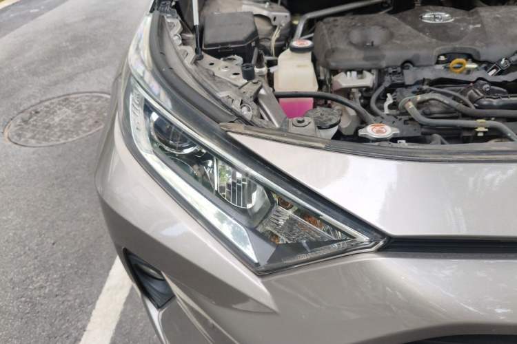 Used Toyota RAV4 2022 Dual-Engine 2.5L E-CVT Four-Wheel Drive Elite Plus Edition Right Front Headlight