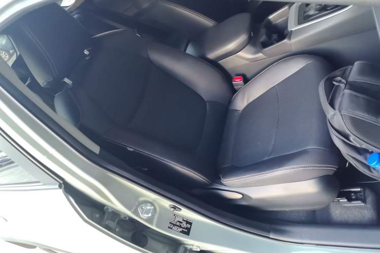 Used Toyota RAV4 2022 2.0L CVT Two-Wheel Drive Fashion Edition Right Front Seat