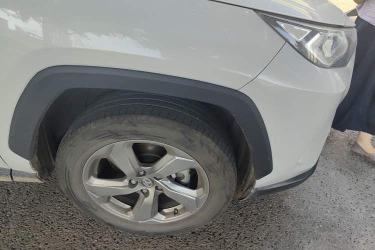 Used Toyota RAV4 2022 2.0L CVT Two-Wheel Drive Fashion Plus Edition Right Front Wheel Hub