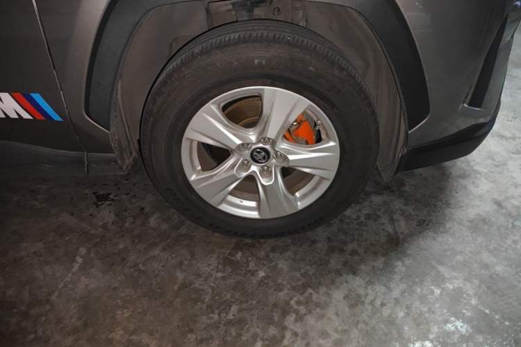 Used Toyota RAV4 2022 2.0L CVT Two-Wheel Drive Urban Edition Right Front Wheel Hub