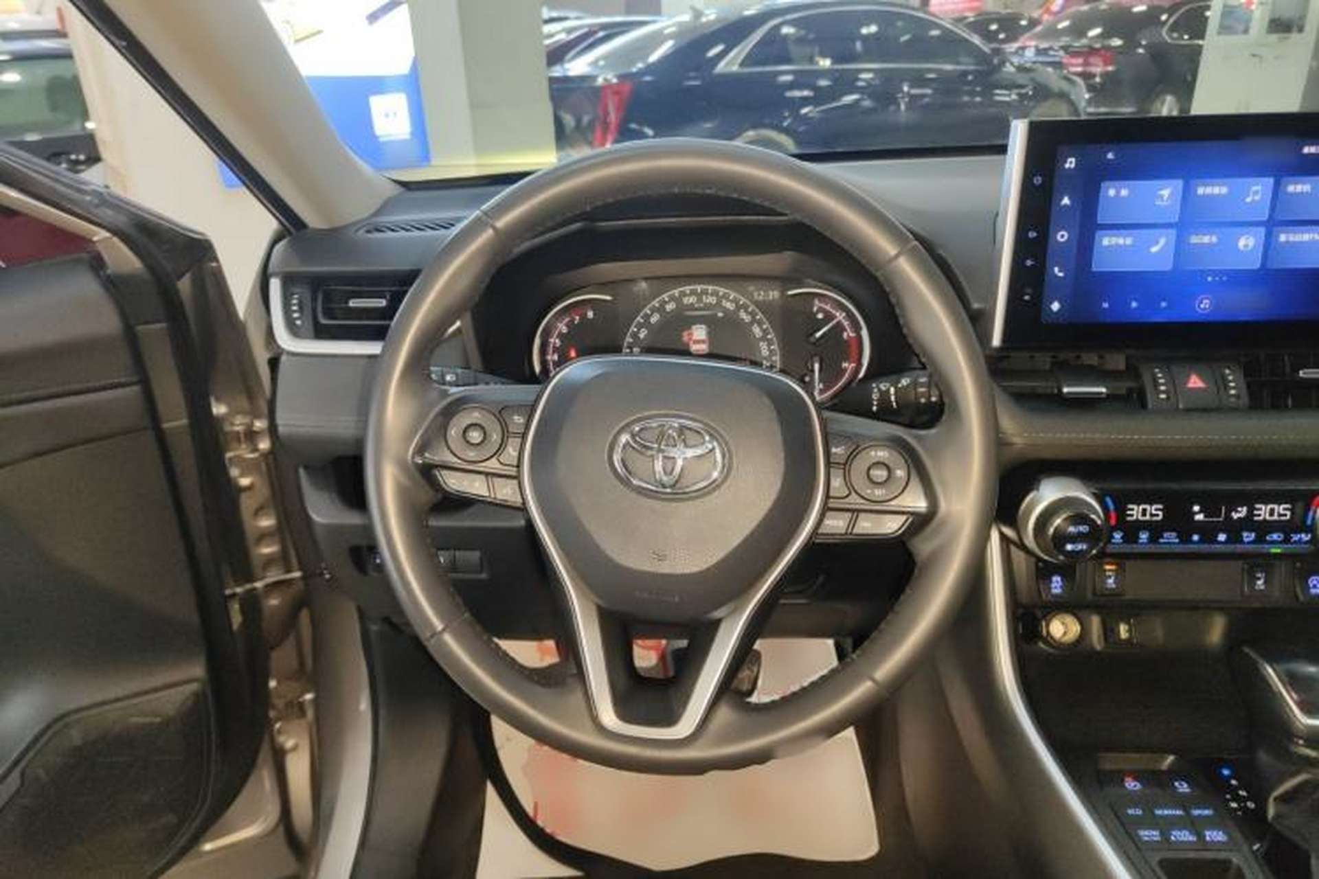 Used Toyota RAV4 2022 2.0L CVT 4x4 Style Plus Edition Steering Wheel