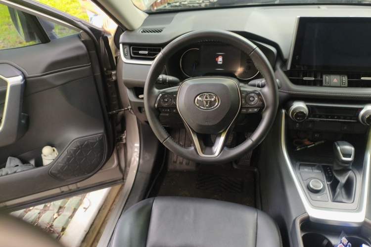 Used Toyota RAV4 2022 Dual-Engine 2.5L E-CVT Four-Wheel Drive Elite Plus Edition Steering Wheel