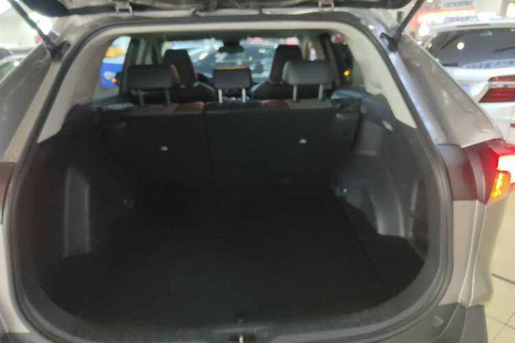 Used Toyota RAV4 2022 2.0L CVT 4x4 Style Plus Edition Trunk