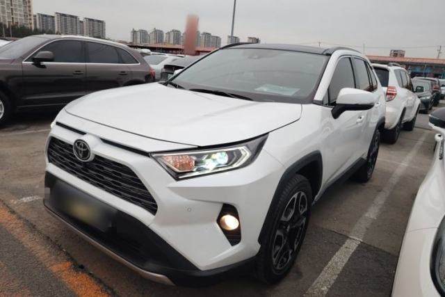 Ojetý Toyota RAV4 2022 2.0L CVT Two-Wheel Drive Prestige Edition