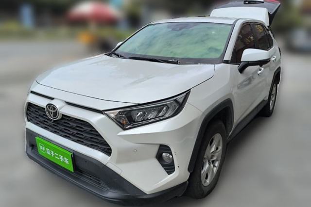 Toyota RAV4 2022 2.0L CVT Two-Wheel Drive Urban Edition مستعملة