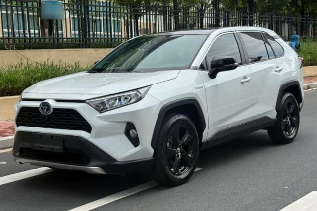 Used Toyota RAV4 2022 2.0L CVT Two-Wheel Drive Fashion Edition