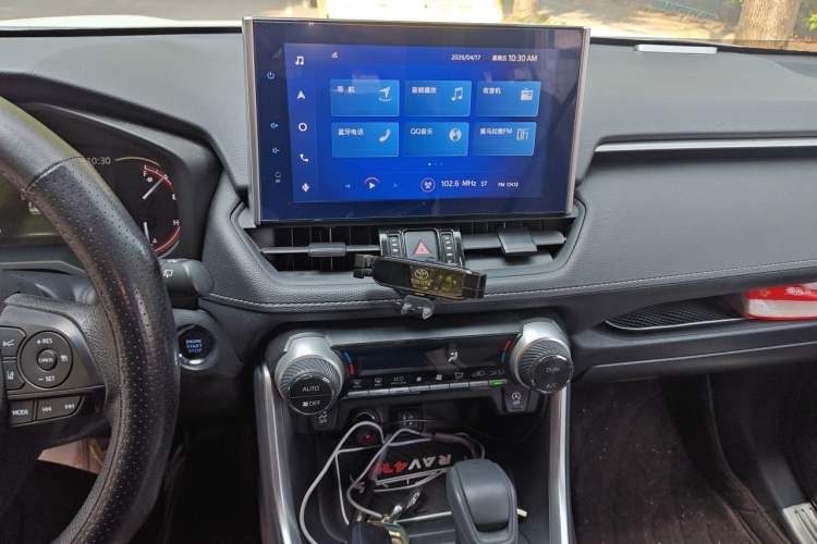 Used Toyota RAV4 2022 2.0L CVT Two-Wheel Drive Fashion Edition Audio And AC Panel