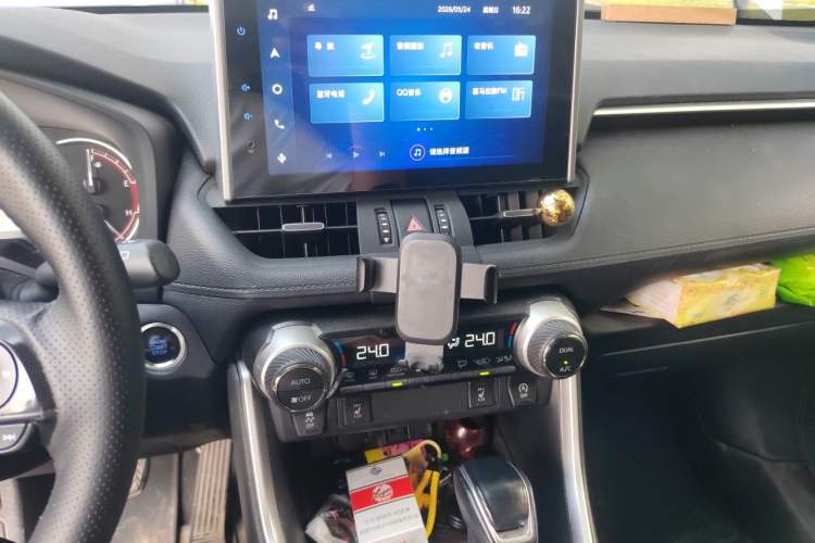 Used Toyota RAV4 2022 2.0L CVT Four-Wheel Drive Premium Edition Audio And AC Panel