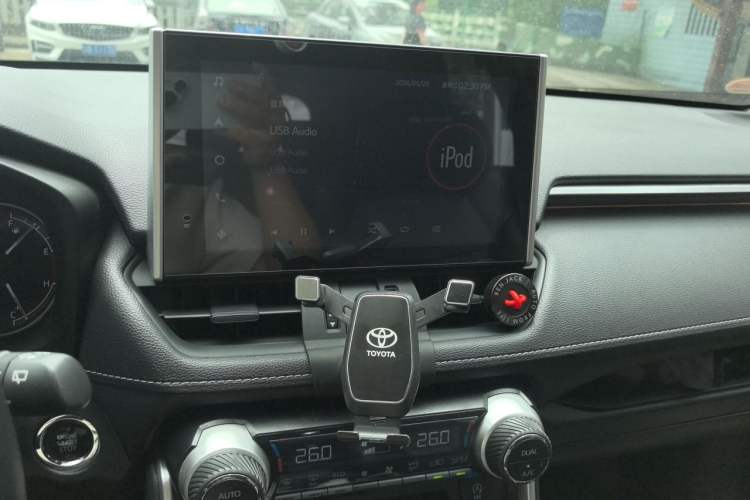 Used Toyota RAV4 2022 2.0L CVT Two-Wheel Drive Fashion Edition Audio And AC Panel