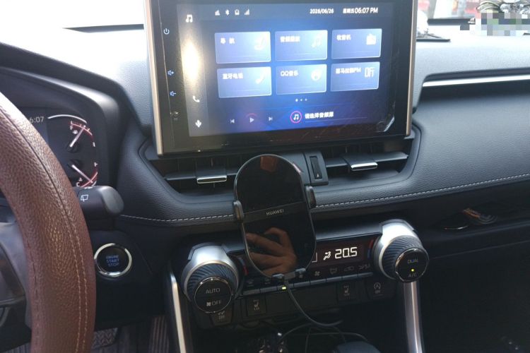Used Toyota RAV4 2022 2.0L CVT Two-Wheel Drive Fashion Plus Edition Audio And AC Panel