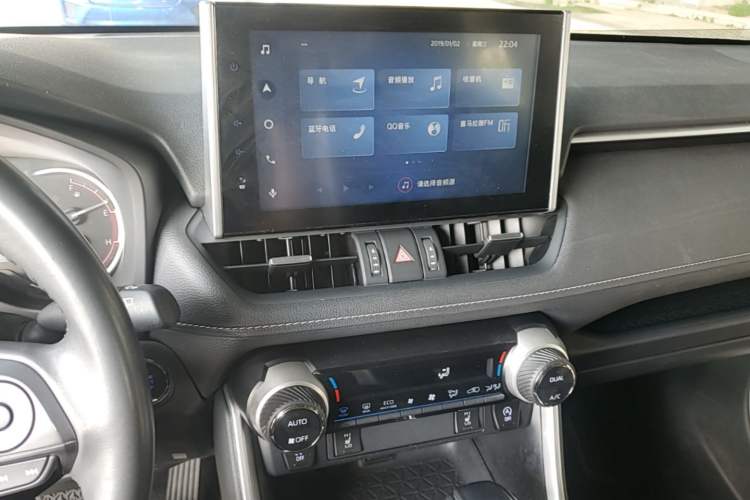 Used Toyota RAV4 2022 2.0L CVT Two-Wheel Drive Fashion Plus Edition Audio And AC Panel