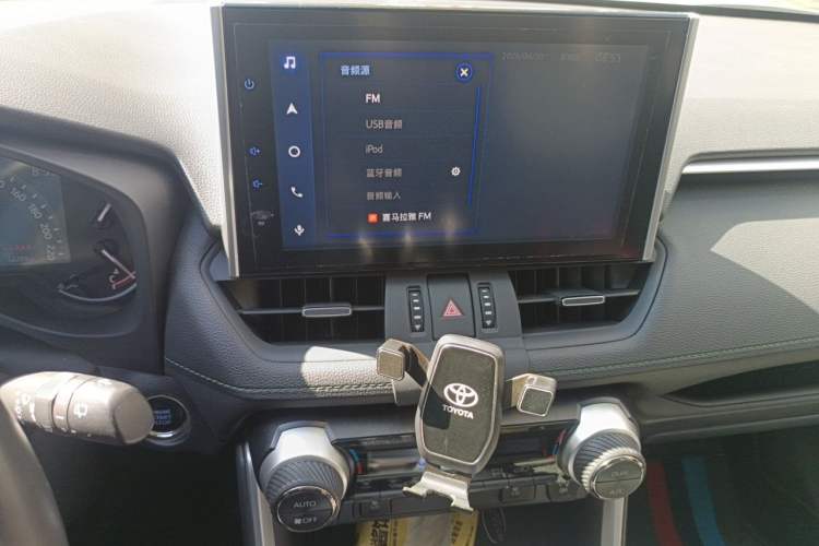 Used Toyota RAV4 2022 2.0L CVT 4x4 Style Plus Edition Audio And AC Panel