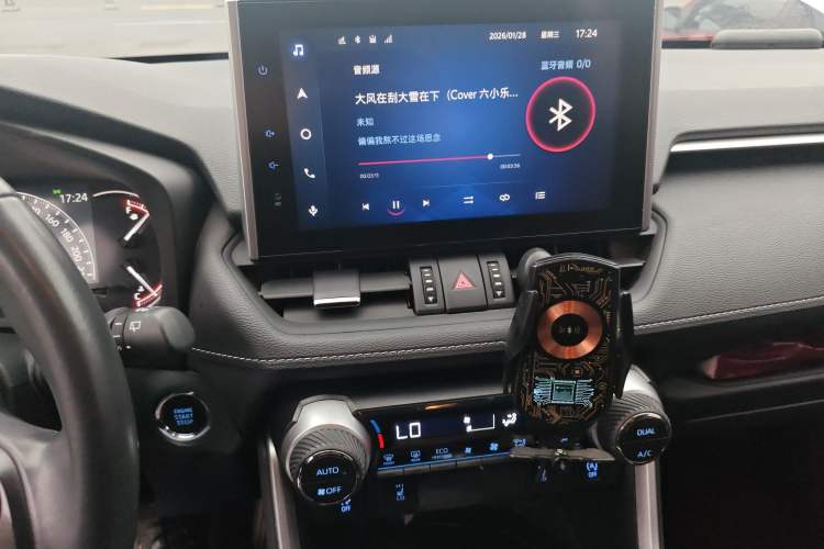 Used Toyota RAV4 2022 2.0L CVT Two-Wheel Drive Fashion Plus Edition Audio And AC Panel