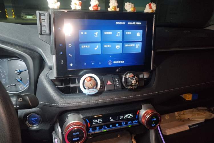 Used Toyota RAV4 2022 Dual-Engine 2.5L E-CVT Two-Wheel Drive Elite Edition Audio And AC Panel