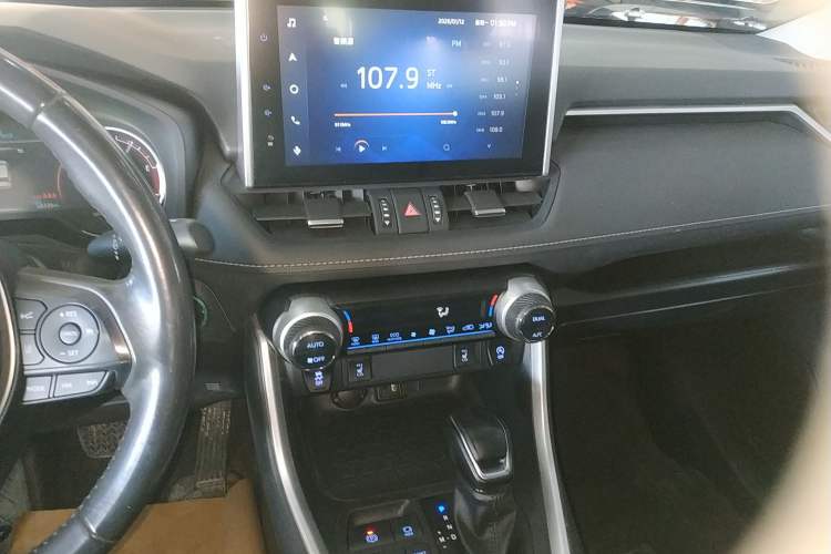 Used Toyota RAV4 2022 2.0L CVT Two-Wheel Drive Fashion Plus Edition Audio And AC Panel