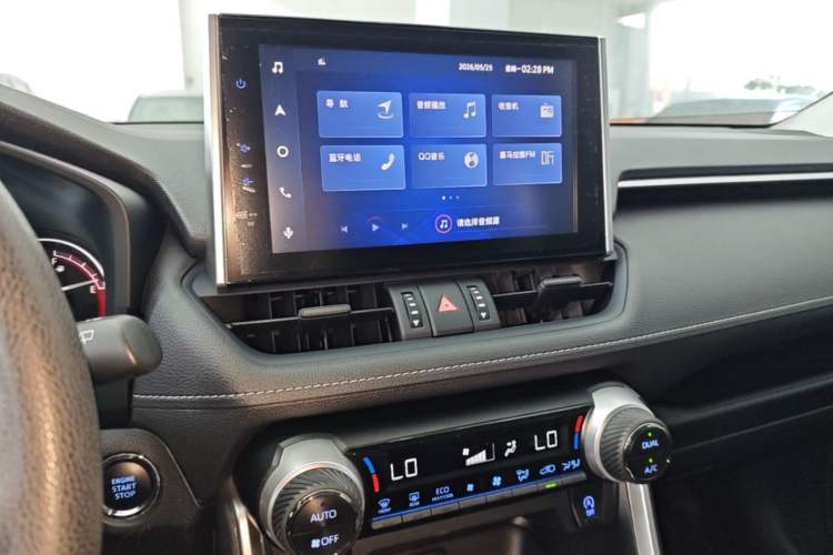 Used Toyota RAV4 2022 2.0L CVT Two-Wheel Drive Fashion Edition Audio And AC Panel